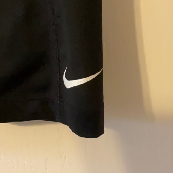 NIKE Dri Fit Crop Leggings - Picture 3 of 4